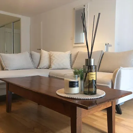Luxurious Flat With Balcony 6 Persons Saint Lazare Apartment