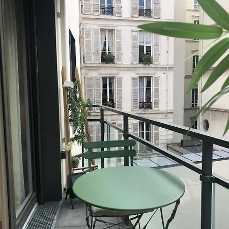 Luxurious Flat With Balcony 6 Persons Saint Lazare Apartment *