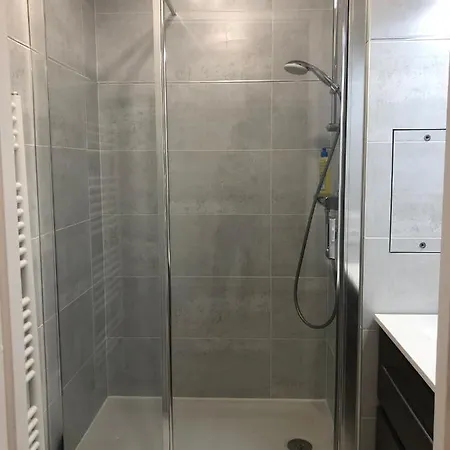Luxurious Flat With Balcony 6 Persons Saint Lazare Apartamento