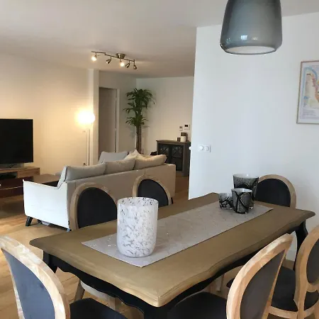 Luxurious Flat With Balcony 6 Persons Saint Lazare Apartamento Paris